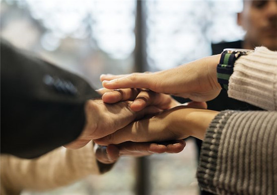 回南天如何解决地面湿漉漉,回南天家里到处都湿漉漉的