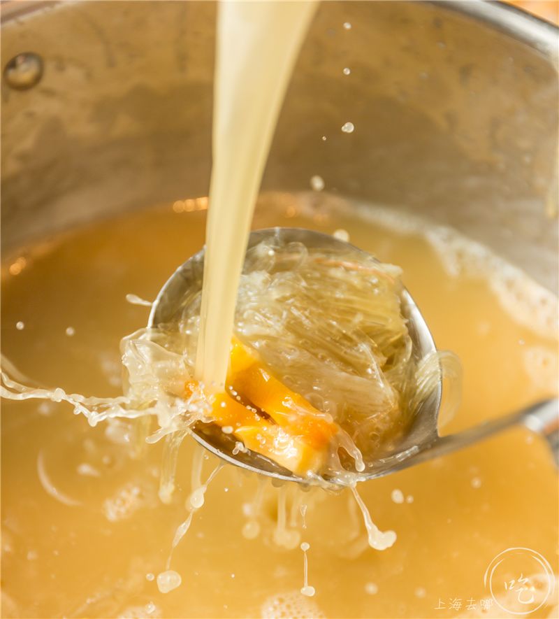 坐拥150㎡私家花园的火锅店，竟然还配空姐服务！