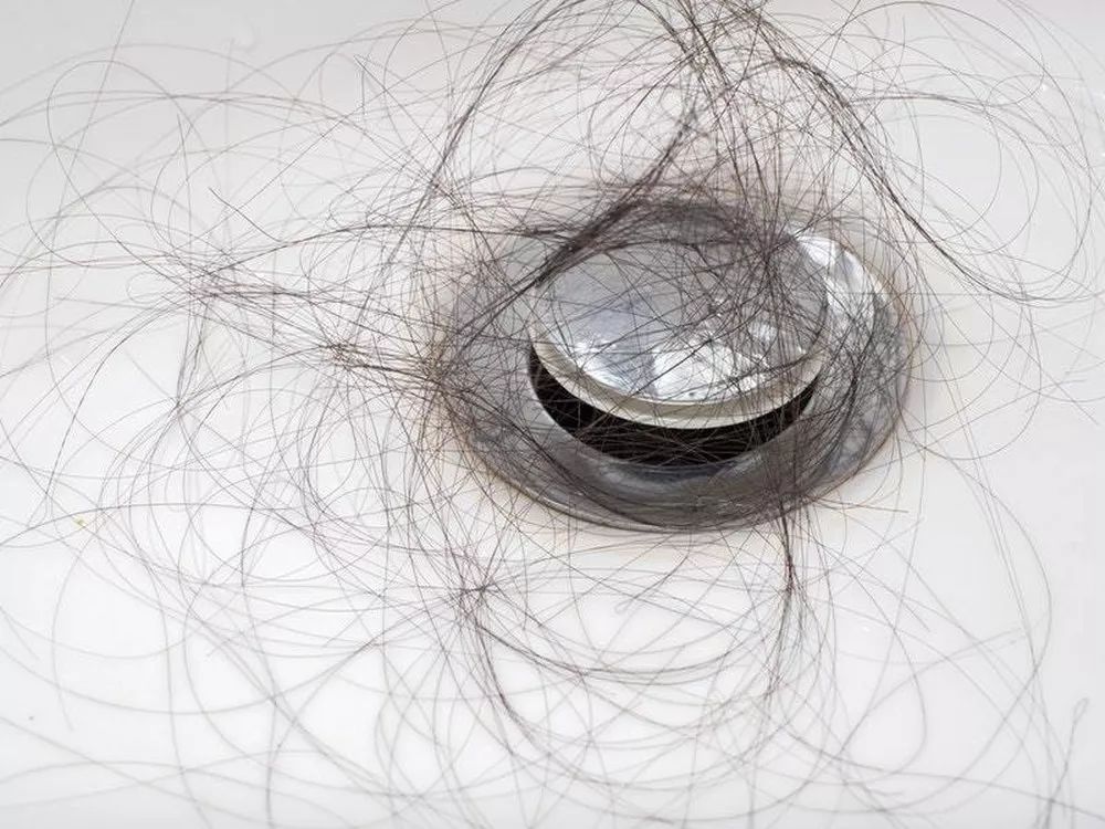 被虚假友情蒙蔽的“绿叶妹”，如今事业开挂反成“真公主”