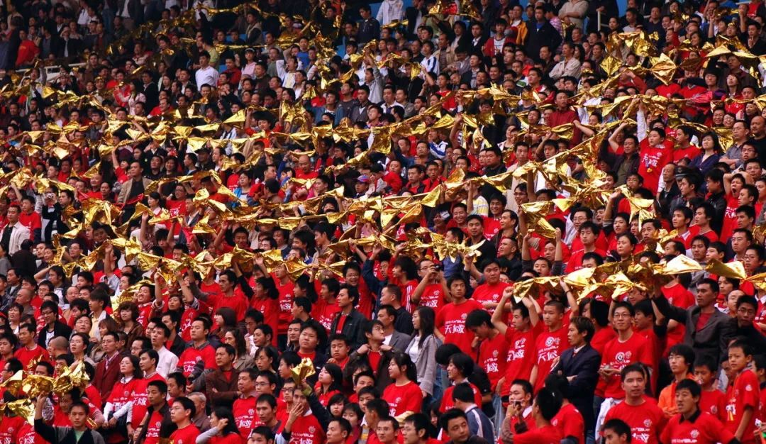 雄起四川队现场演唱,雄起四川完整版视频直播