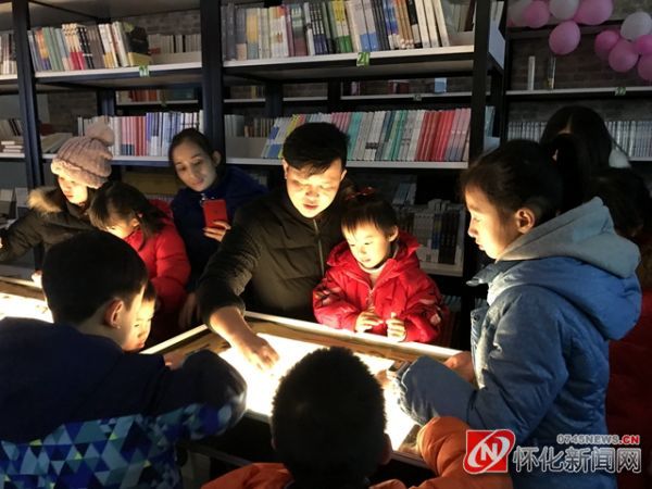 美丽而又奇特的沙画,第一届神奇的沙画