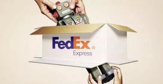 小时候有个算命先生算我黄袍加身,小时候算命的说我有黄袍加身