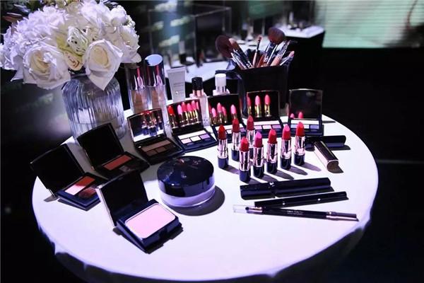 干货趋势,时尚干货2019秋冬流行色来了