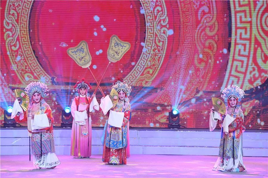 《唱响九州百戏盛典》“有戏安徽”2019全国戏迷春节联欢晚会精彩上演