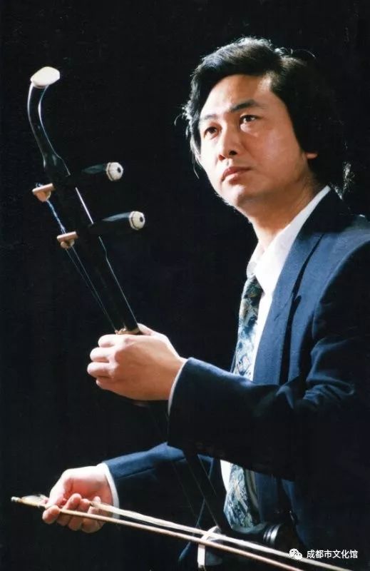 琴韵传天下——二胡演奏与情感传达