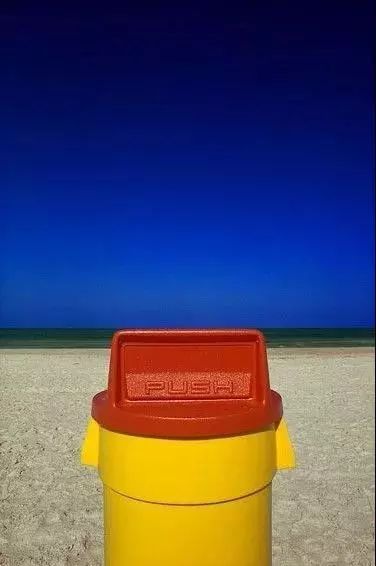 足够艳！啧啧，看“色彩之王”皮特玩转红黄蓝