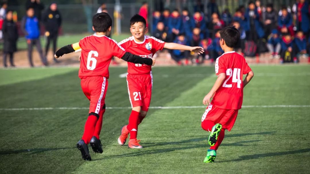 球迷评价u19国足胜韩国夺冠,恒大u10一队比赛回放