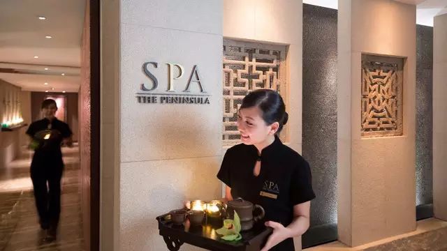 酒店服务员制服吸引顾客,酒店时尚制服