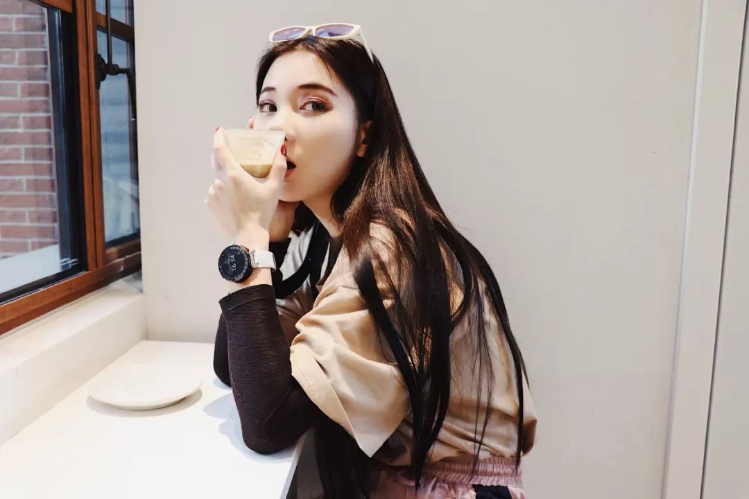 长大后才知道努力去拥有的不是奢侈，而是回避