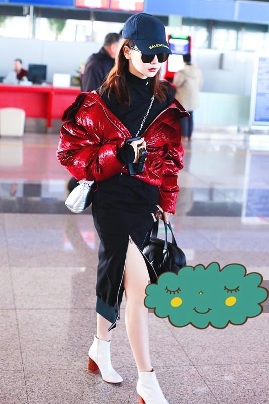 戚薇同款半身裙穿搭,戚薇穿浅色羽绒服图片