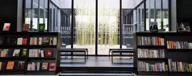 在汉阳人信汇遇见“最美书店”，一起伴着书香迎新年吧！