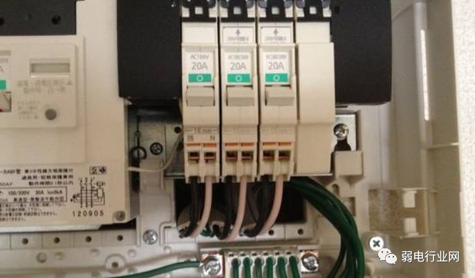 日本家庭配电箱怎么安装,家庭用配电箱如何固定