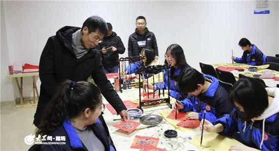 新春走基层情暖沁人心,新春走基层浓浓思乡情温暖回家路