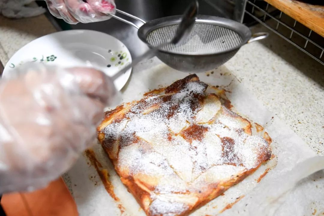 做个简单的蛋糕祝女儿生日快乐,人日蛋糕