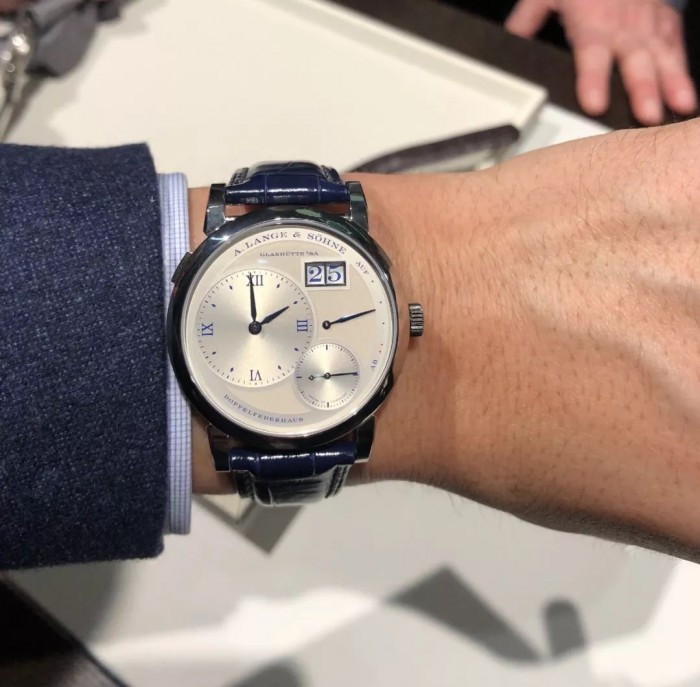 拿20万去买车合理吗,买表代表什么