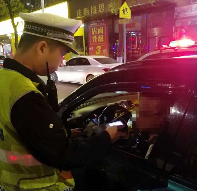 严查春节期间酒驾醉驾行为,交警春节持续严查酒驾