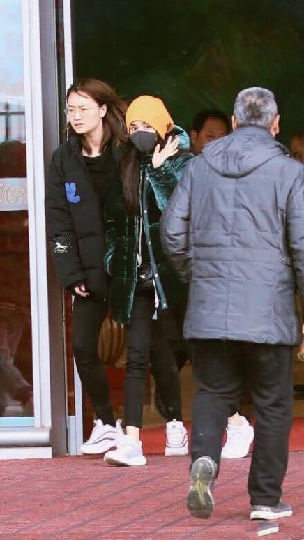 杨幂穿搭秋冬不露腿,杨幂冬季穿搭露腿