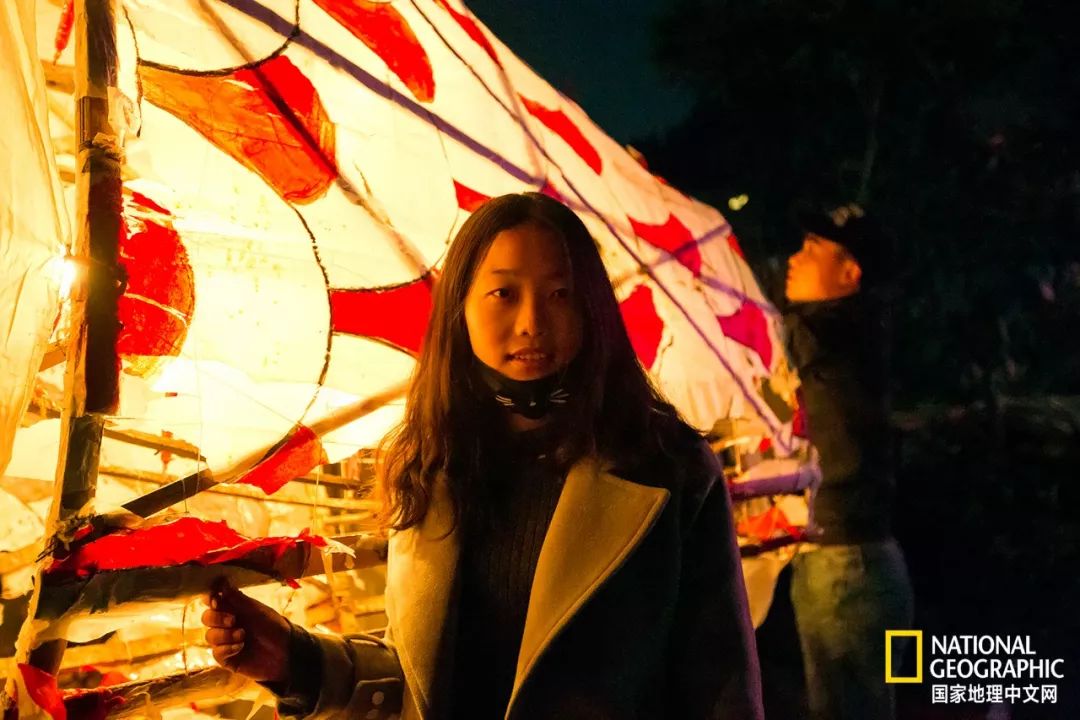 这盏燃了200年的徽州鱼灯，带你游回小时候