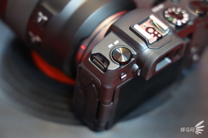 8999元高性价比全幅佳能EOSRP国内正式发布