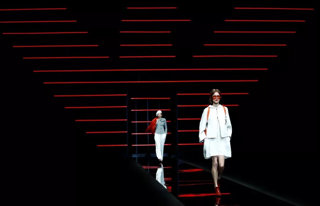 看完这场电影非常激动修改病句,emporioarmani感受