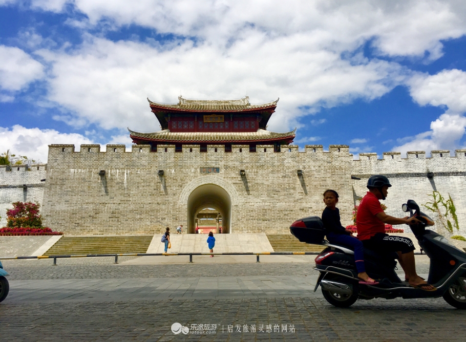 滚滚红尘咫尺天涯,红尘滚滚咫尺天涯