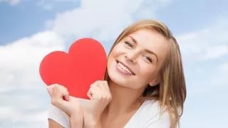 姨妈期真的不能吃辣吗,姨妈期真的不能打耳洞吗