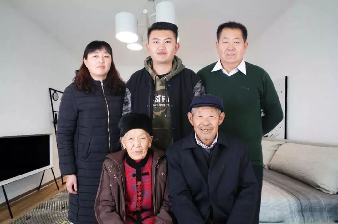 这场颁奖盛典中的“乌审明星”有你认识的吗？