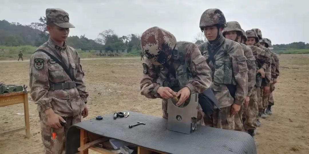 专业训练多久能做引体向上,专业训练一个月