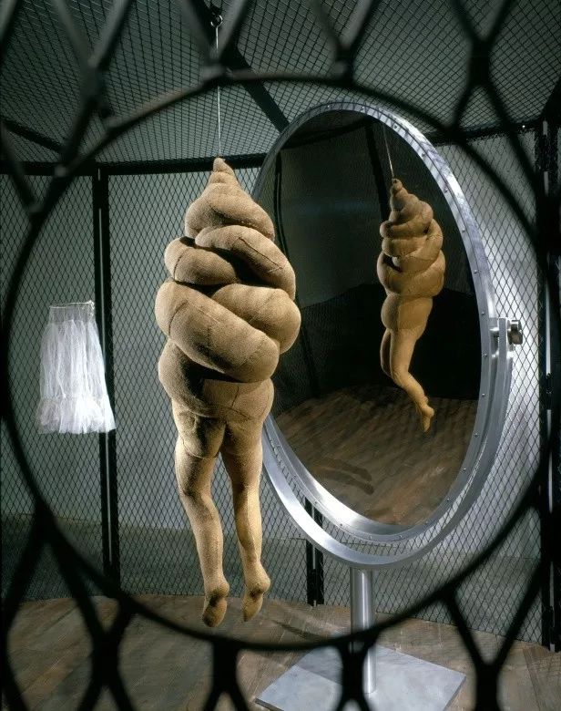 雕塑是纯艺吗,有软的雕塑吗