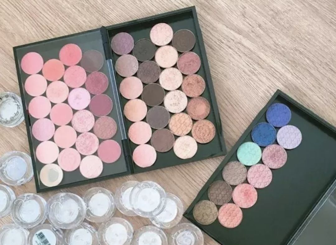 玩起来真的会上瘾！比买彩妆更有趣的只有彩妆抠盘了！