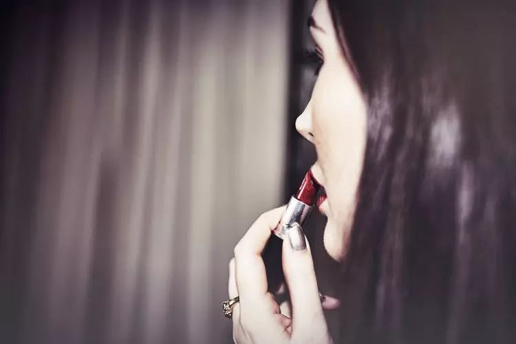 星巴克回应猫爪杯被抢光,星巴克猫爪杯事件营销策略