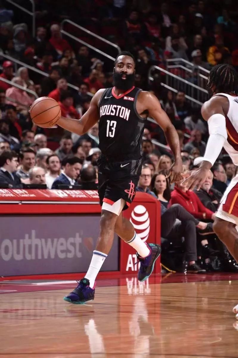 今日球鞋上脚一览aj11,耐克和lpl联名的鞋