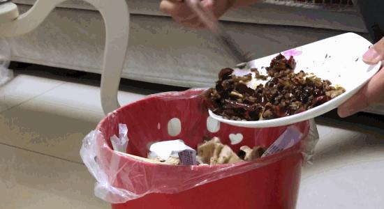 别再把炒菜废油倒水池了！后果很恐怖