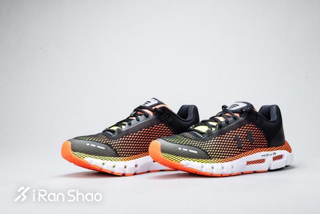 跑鞋nikezoomx三代,跑鞋幻影和绝尘2哪个好