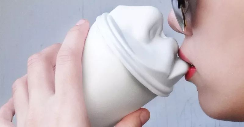 热饮咖啡杯盖的正确打开方法,咖啡杯盖怎么拧