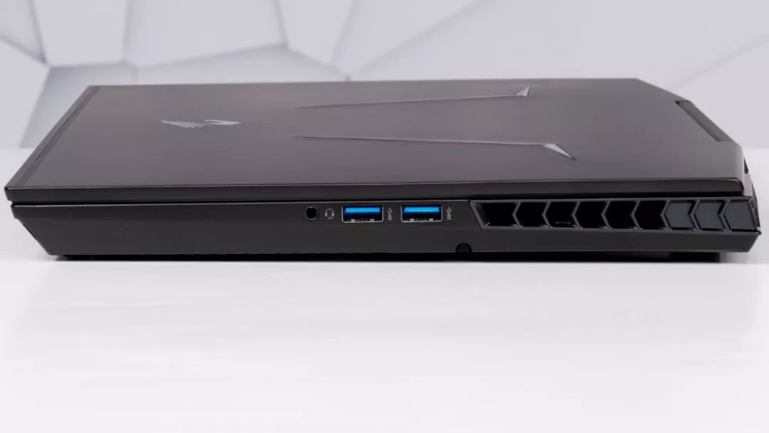 良心的中端游戏本,聊聊最近很火的两款游戏本