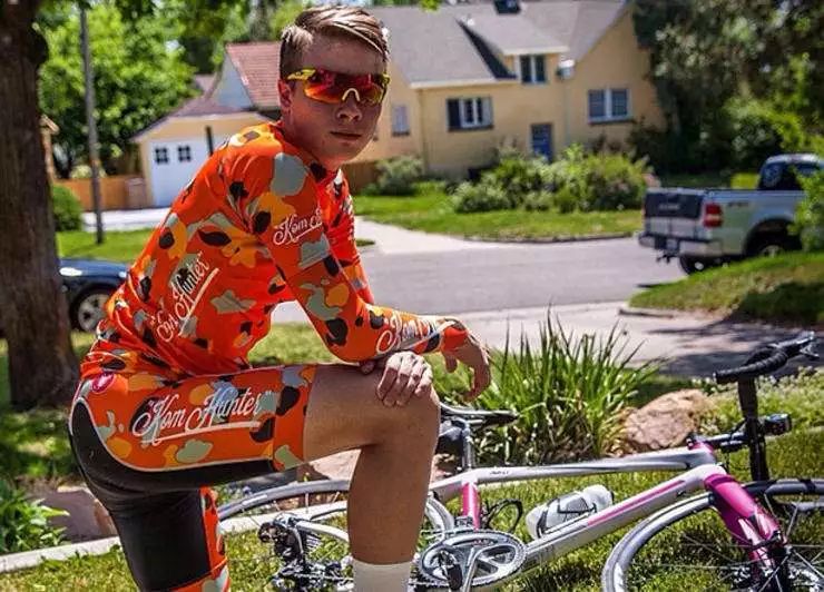 每次这么出去骑车，你不尴尬么？！