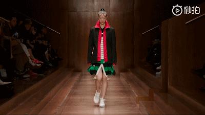 韩国最受争议的超模来了,谁说平胸不性感?