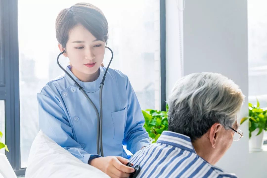 父亲六十岁有什么讲究,父亲60岁了还在努力奋斗