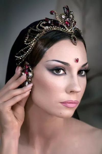 舞者化妆教程视频,专业舞者的表演