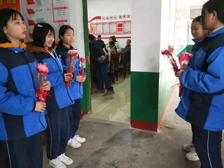 三八妇女节长沙小学生,好嗨哟开学前的狂欢