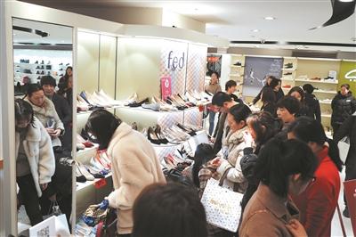 倒计时打折全柜5折降到全柜1折杭州商场最近流行新玩法