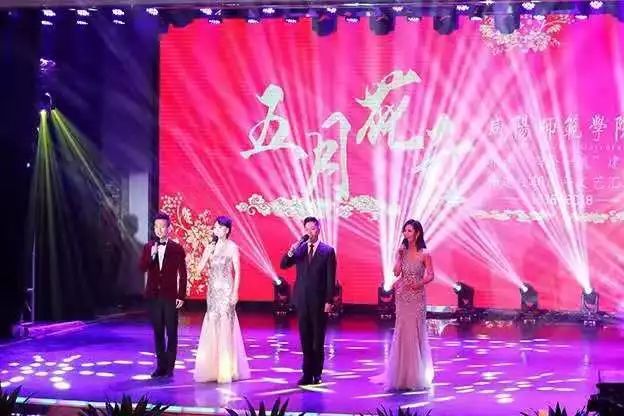 帅气小哥哥和美丽的小姐姐,八块腹肌的帅气小哥哥小姐姐