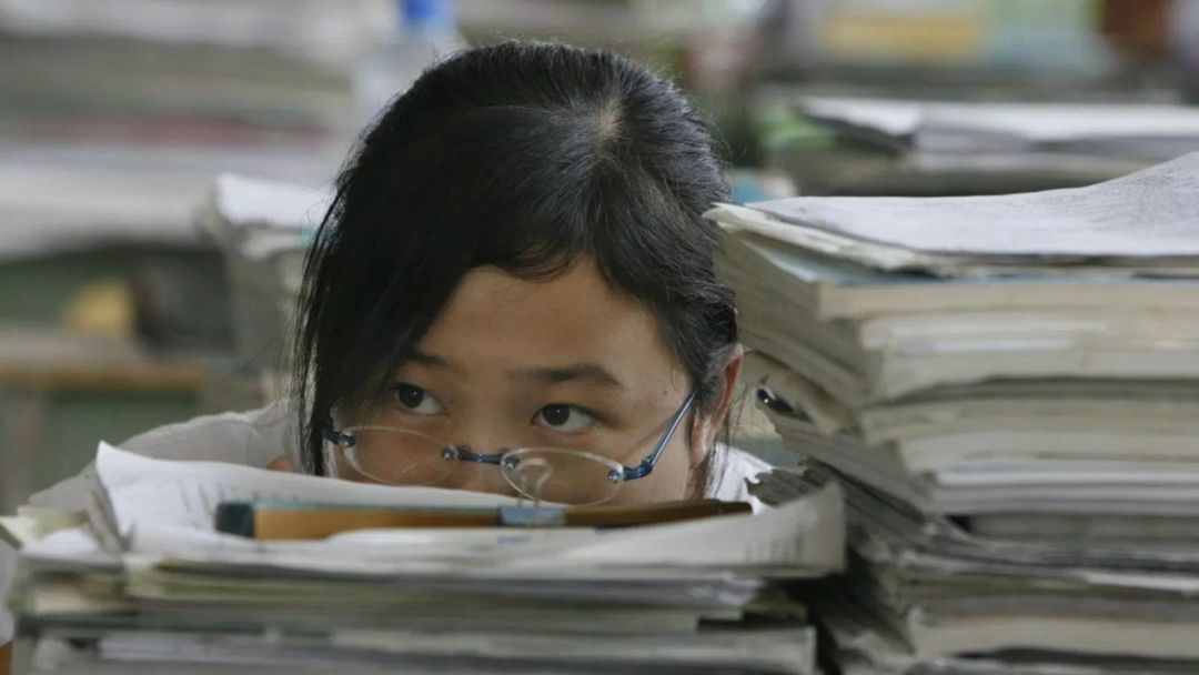 为了身体健康杜绝电子产品,保护视力拒绝电子产品小学生