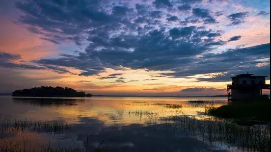 合肥人紧盯的高性价比楼盘，大蜀山+董铺湖，稀缺瞰湖小高层，仅68席，开盘在即，要拼手速了
