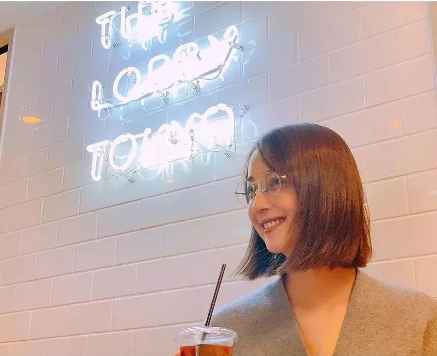 如何打理出最合适自己的短发,准备留长发的短发怎么打理好看