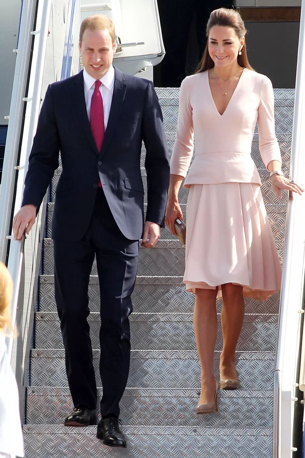 凯特王妃为什么穿这么多品牌,一年带货十亿完整版