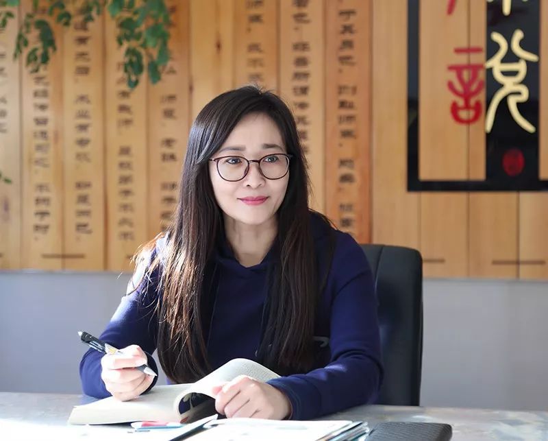 盛世芳华巾帼礼赞丨做教育路上求索的人——记鞍山市三八红旗手标兵刘安鹏