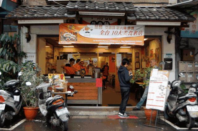 白天咖啡店晚上小酒馆,手把手教你开小酒馆