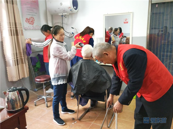 助力社区发展传递爱心正能量,传播金水正能量